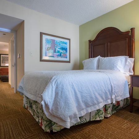 Hampton Inn & Suites San Juan Carolina Exterior photo