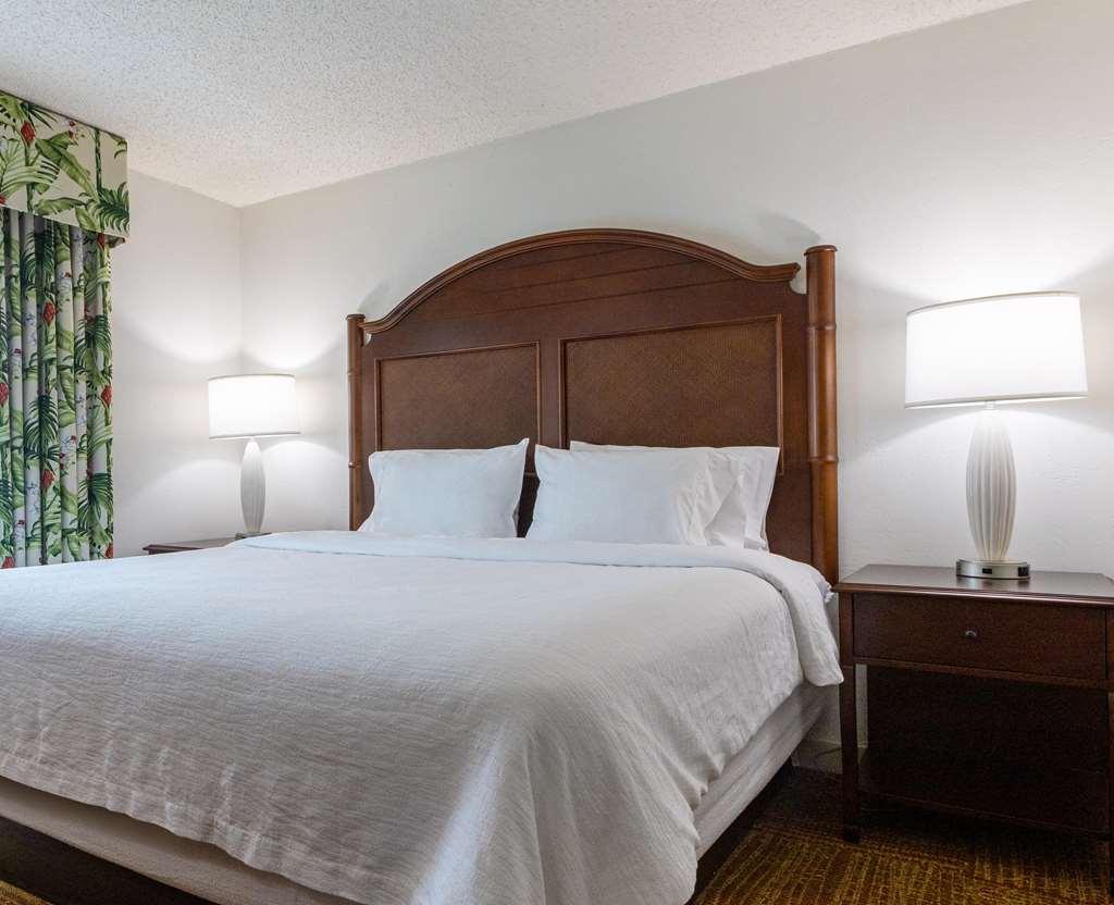 Hampton Inn & Suites San Juan Carolina Room photo