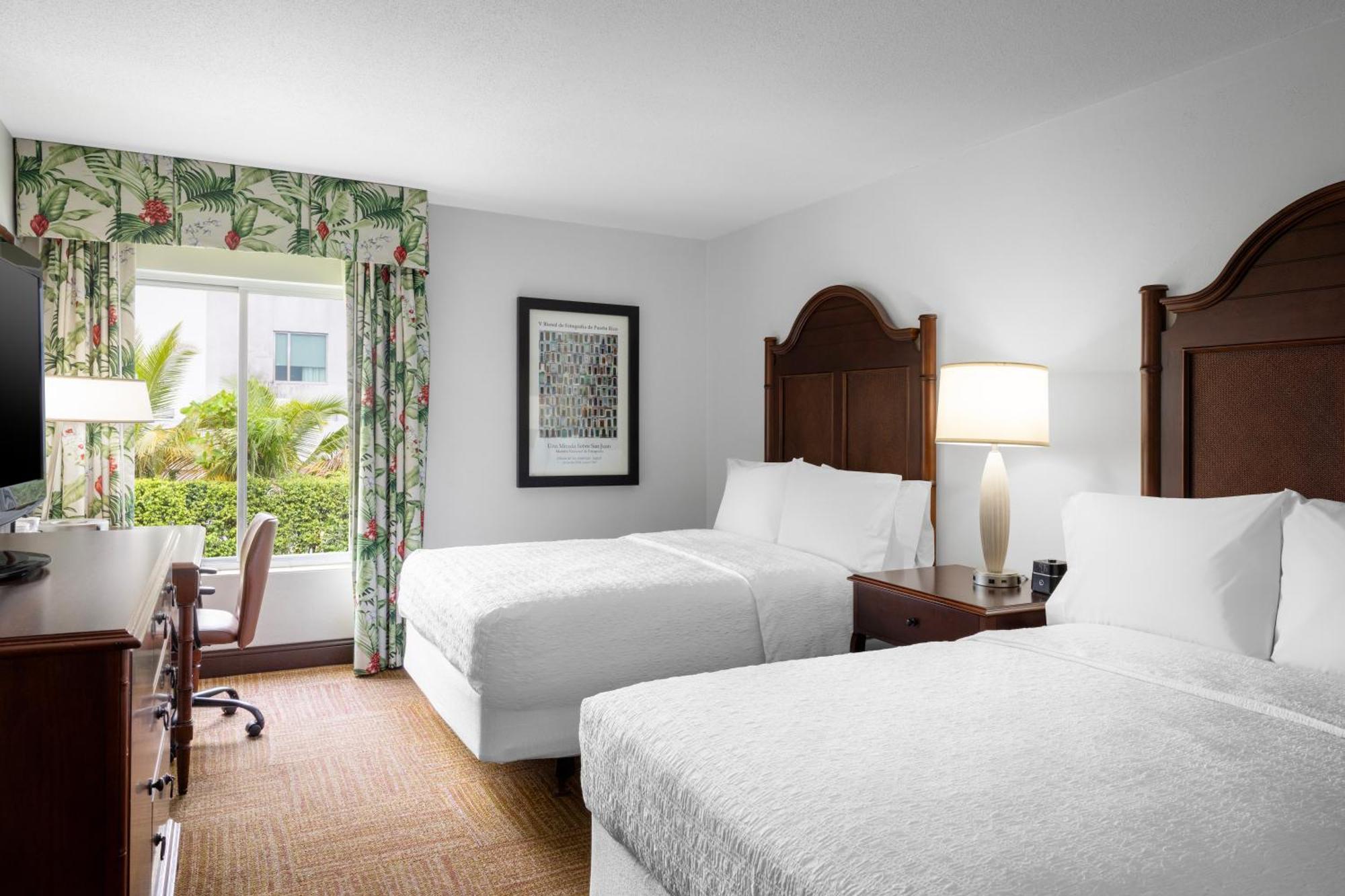 Hampton Inn & Suites San Juan Carolina Exterior photo
