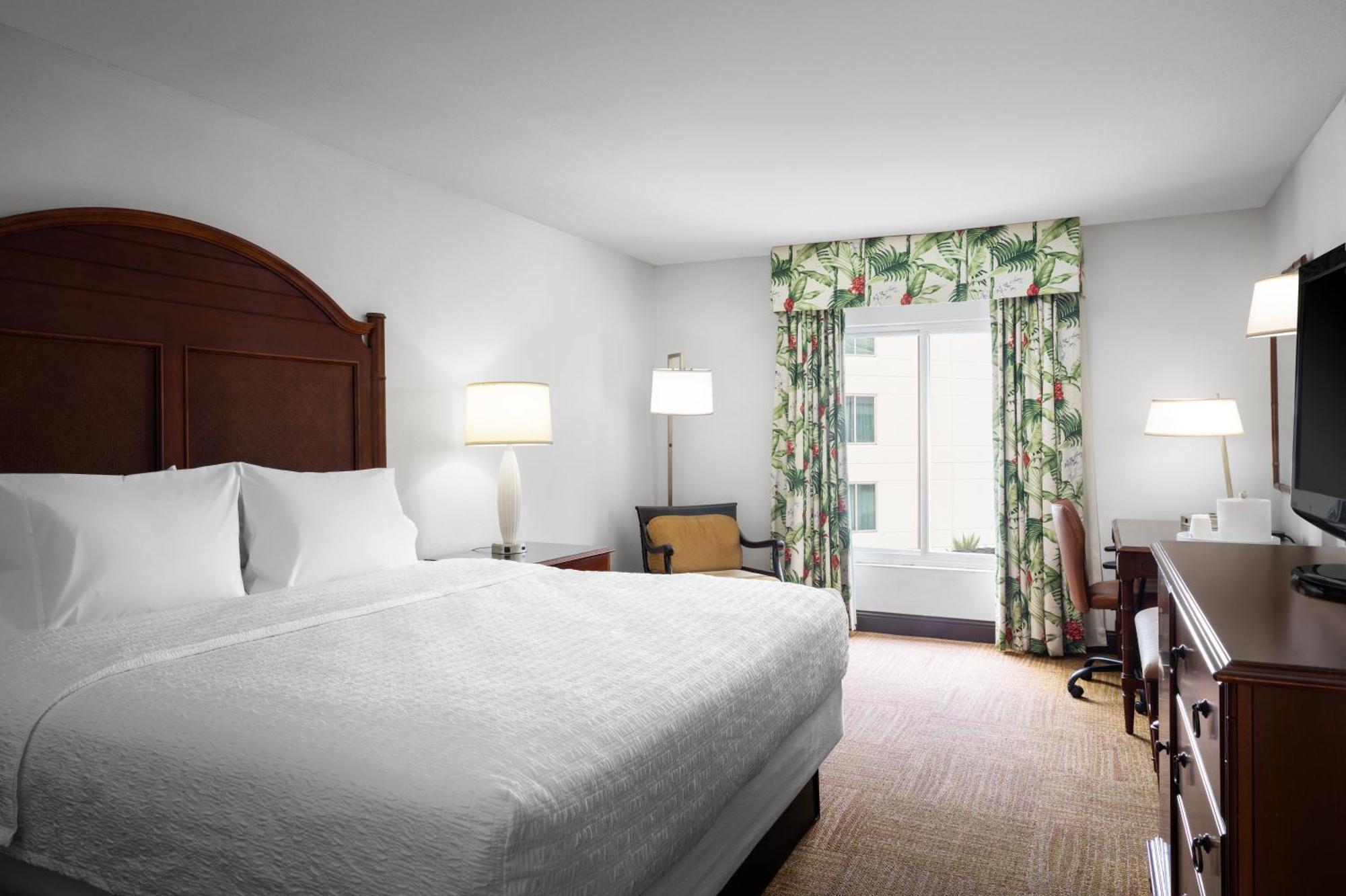 Hampton Inn & Suites San Juan Carolina Room photo