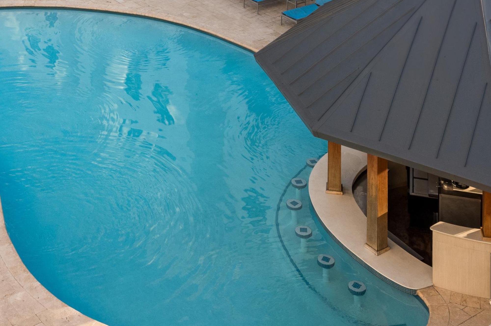 Hampton Inn & Suites San Juan Carolina Exterior photo