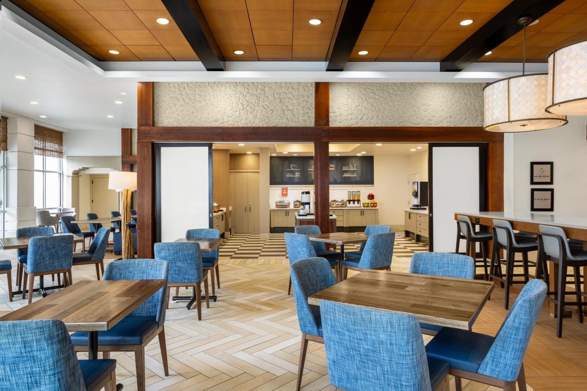 Hampton Inn & Suites San Juan Carolina Exterior photo