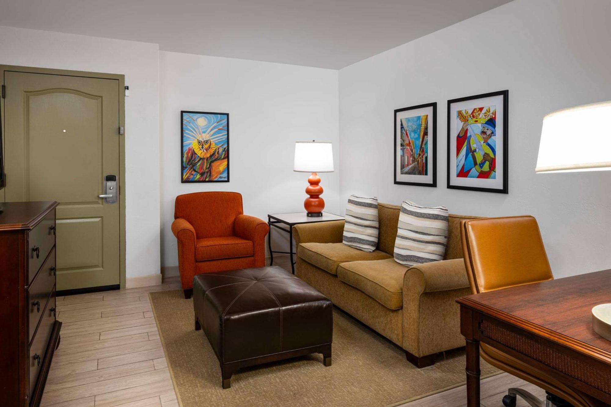Hampton Inn & Suites San Juan Carolina Exterior photo