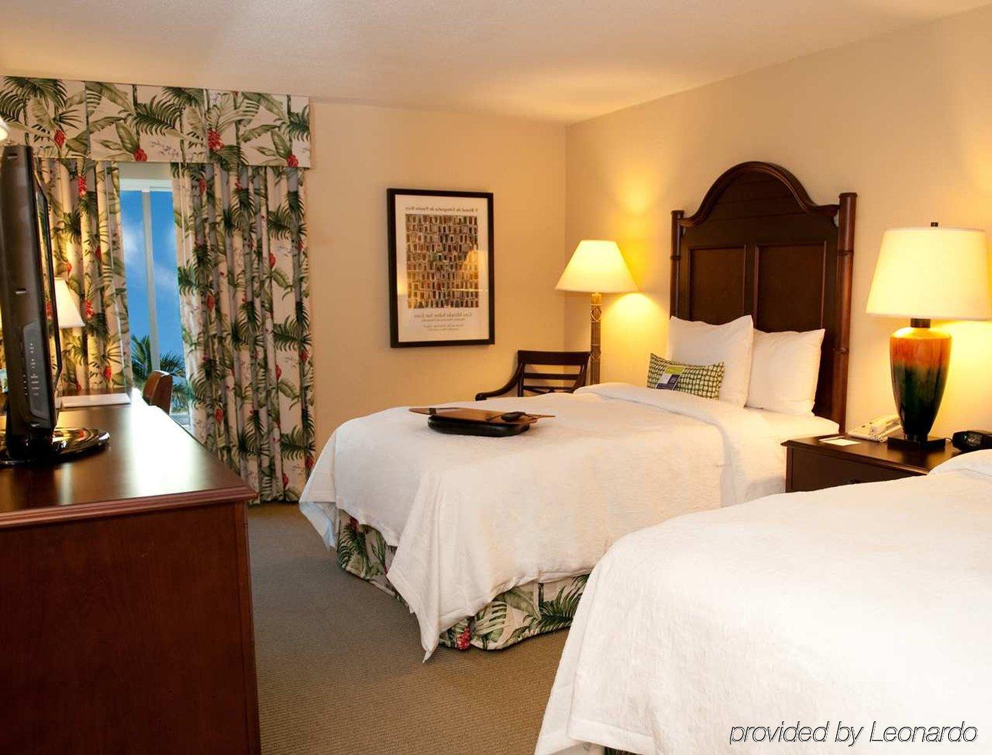 Hampton Inn & Suites San Juan Carolina Room photo